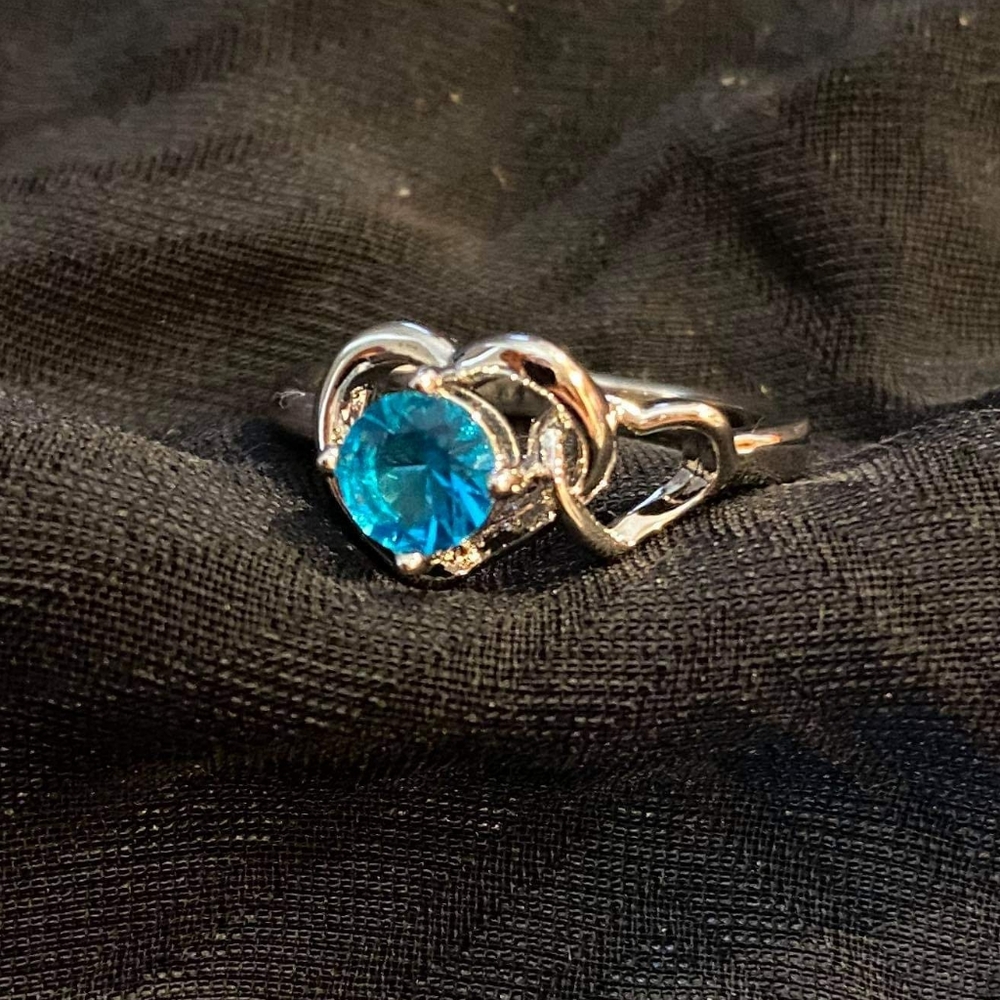 Costume jewelry Ring